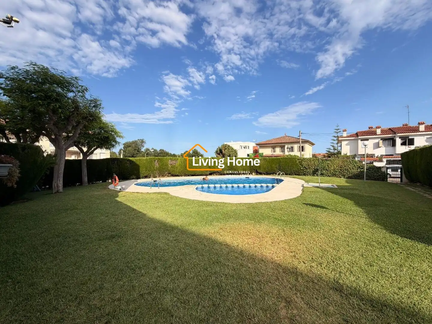 Swimming pool of Flat for sale in Cambrils