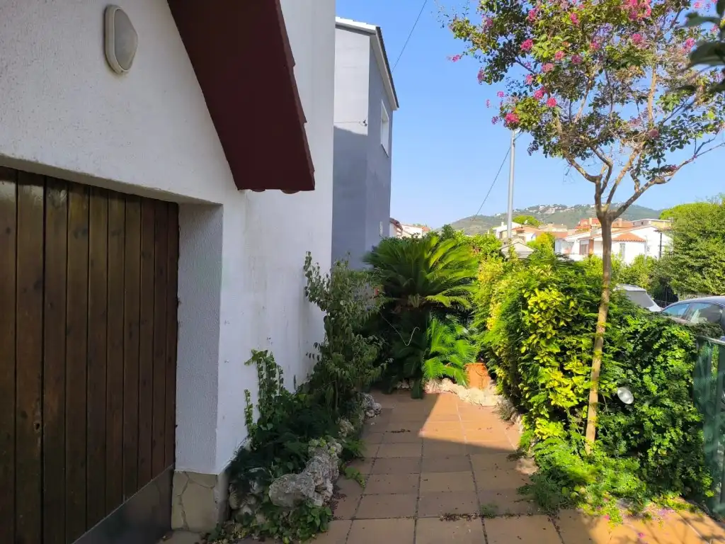 Vista exterior de Casa o chalet en venta en Pineda de Mar