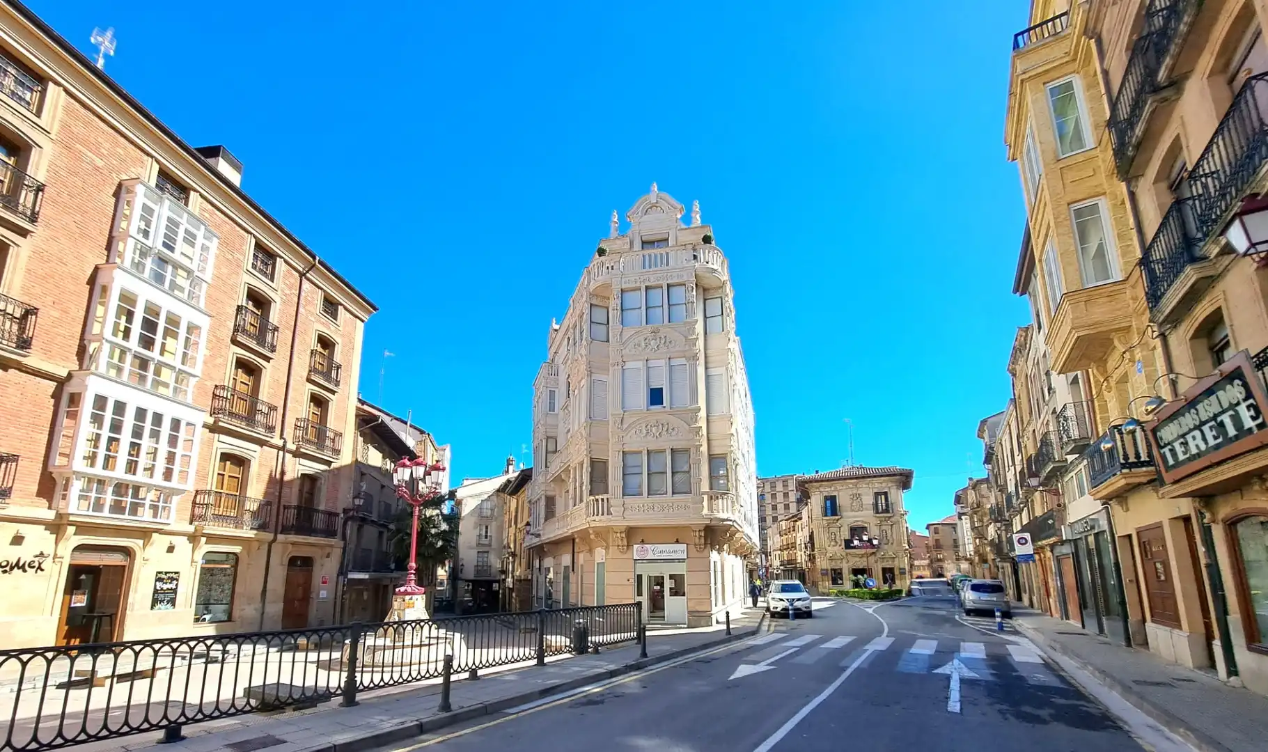 Piso con terraza en venta en Calle Lucrecia Arana, imagen 3