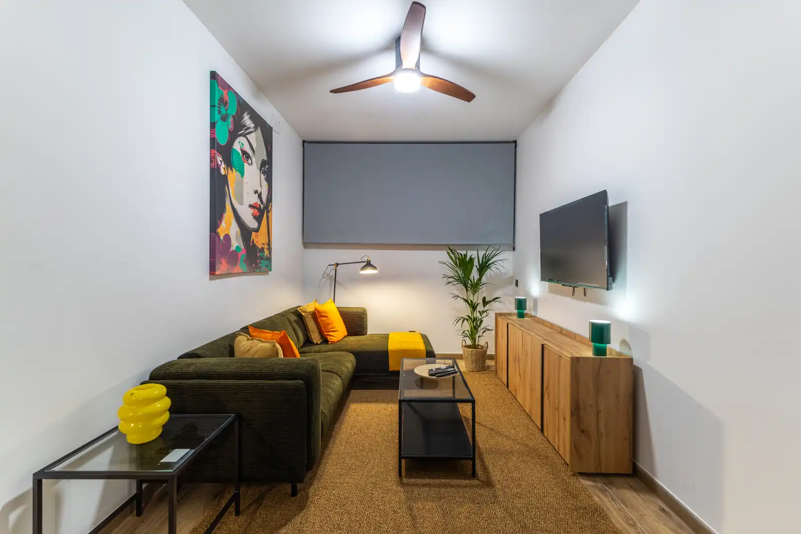 Sala d'estar de Apartament de lloguer en Madrid amb Aire condicionat, Calefacció i Moblat