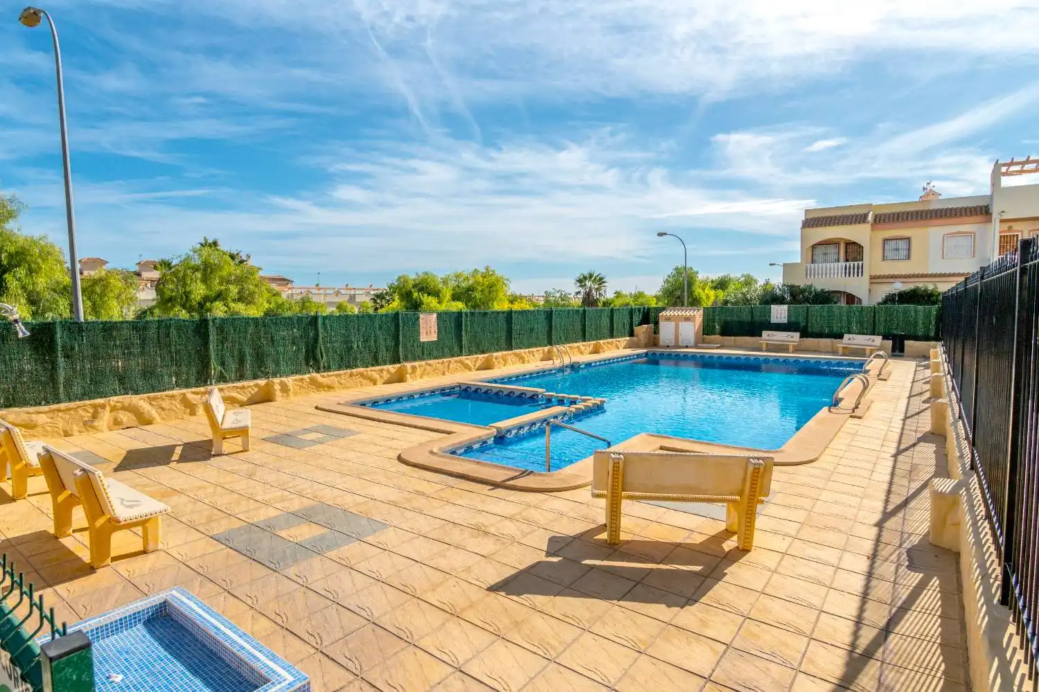 Piscina de Casa adosada en venda en Orihuela amb Aire condicionat, Terrassa i Piscina