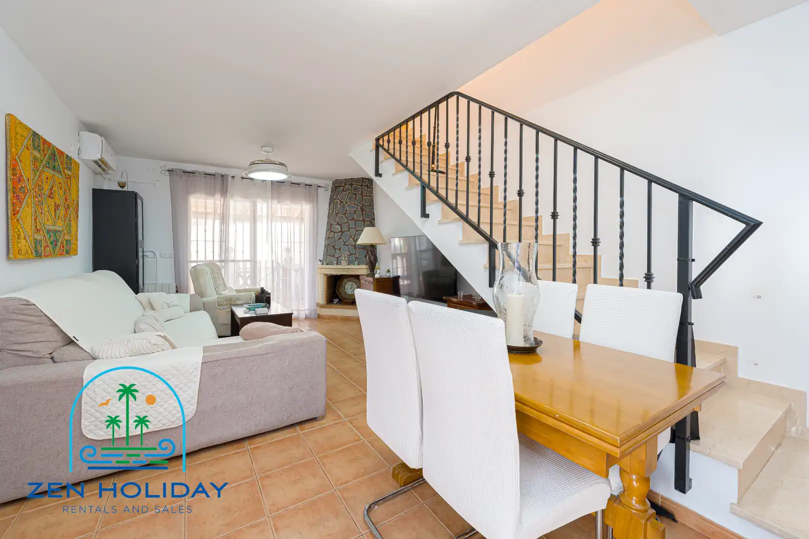 Sala de estar de Casa adosada en venta en Busot con Aire acondicionado, Calefacción y Jardín privado