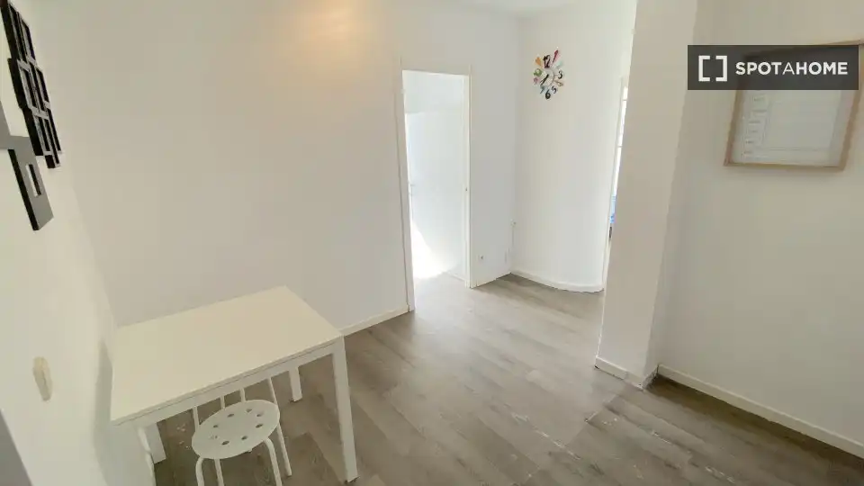 Schlafzimmer von Wohnung zur Miete in Sevilla mit Klimaanlage, Heizung und Möbliert