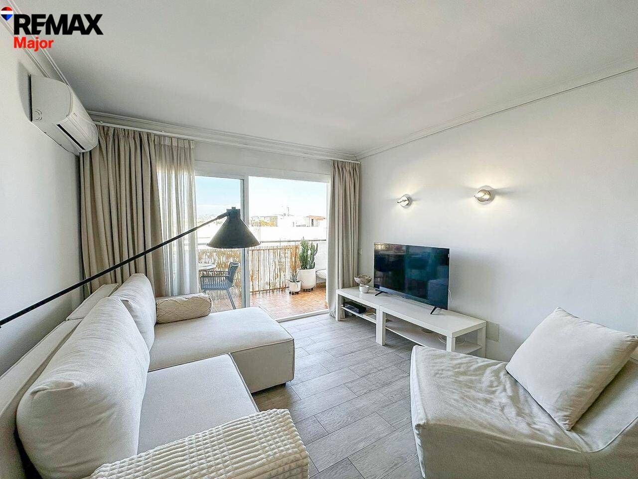 Living room of Apartments for sale in Alcúdia  with Air Conditioner, Terrace and Furnished