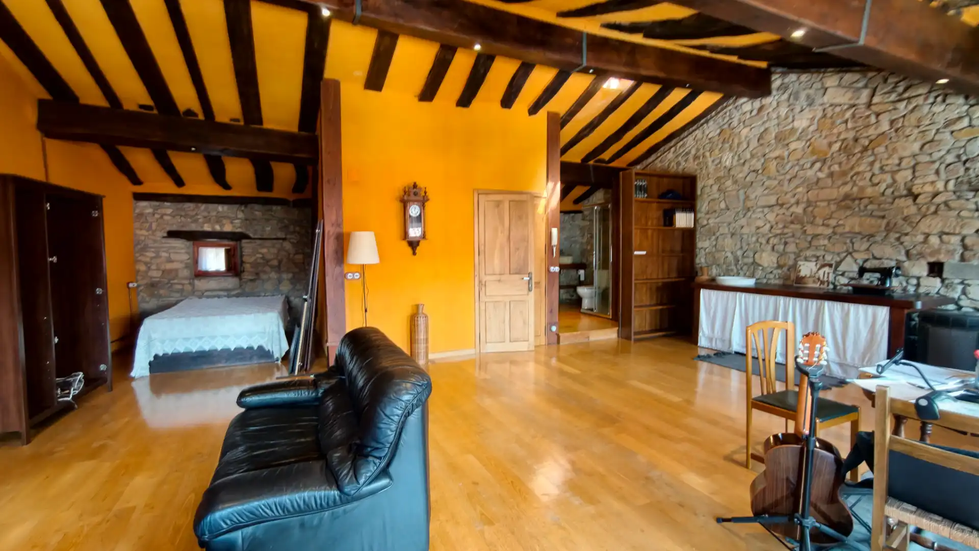Living room of Houses for sale in Avilés  with Parquet flooring and Balcony