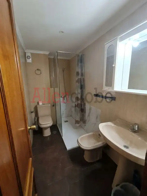 Bany de Apartament en venda en Oviedo 