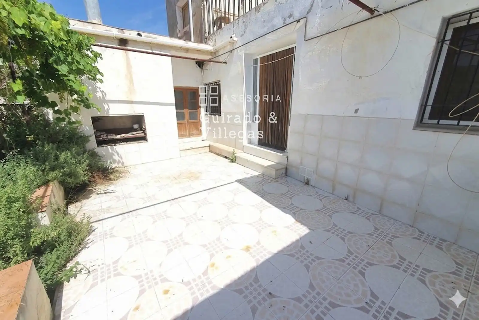 Exterior view of Detached homes for sale in Fines  with Storage room and Balcony