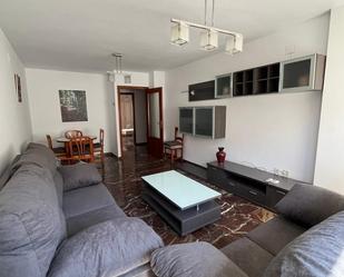 Living room of Flat to rent in  Granada Capital  with Air Conditioner, Heating and Community pool
