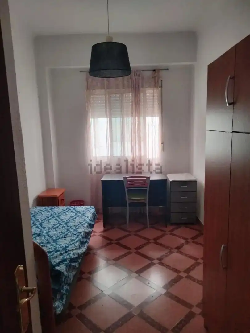 Habitación de Piso en venta en Granada con Amueblado