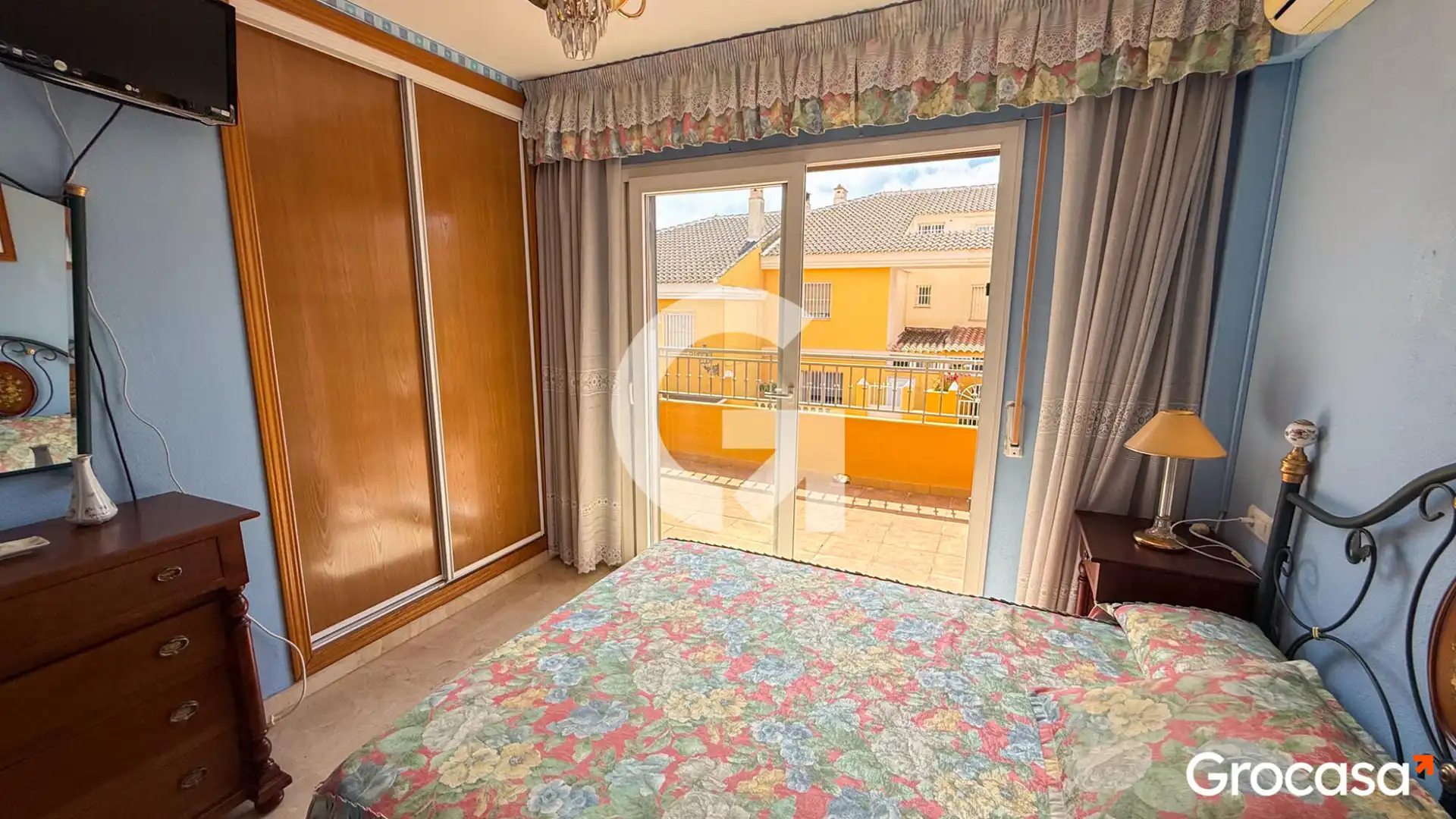 Dormitori de Casa adosada en venda en Vélez-Málaga amb Aire condicionat, Calefacció i Jardí privat