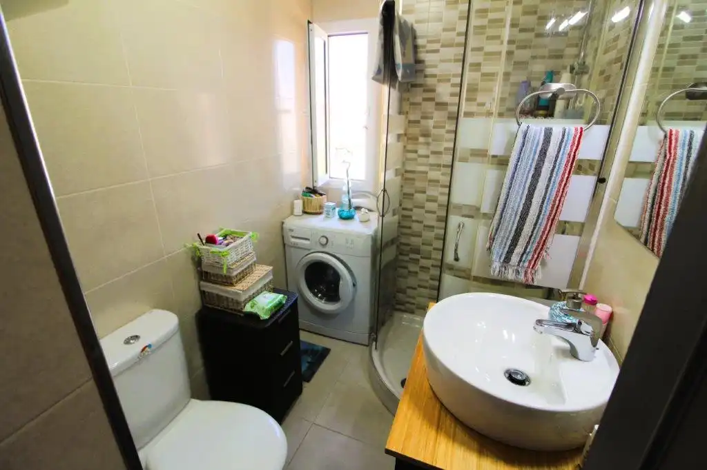 Baño de Apartamento en venta en Benalmádena con Aire acondicionado, Terraza y Amueblado