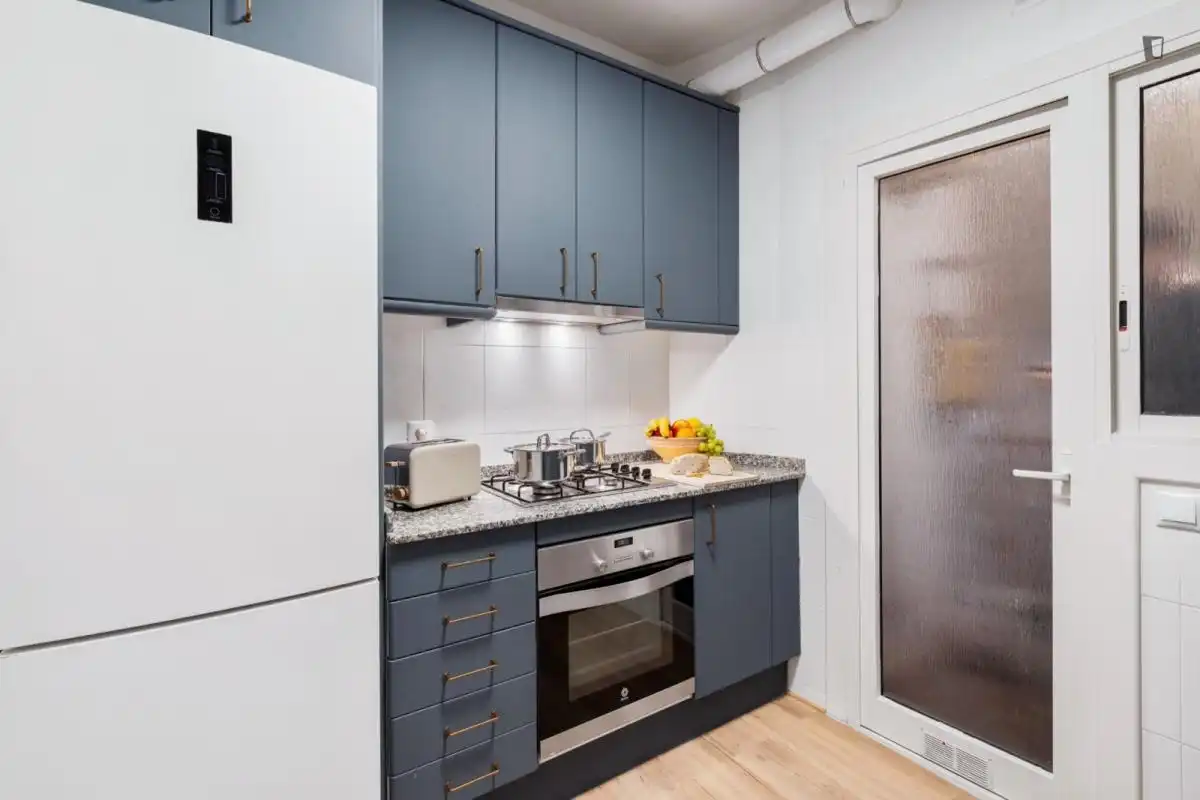 Cocina de Apartamento para compartir en Barcelona con Aire acondicionado, Calefacción y Amueblado