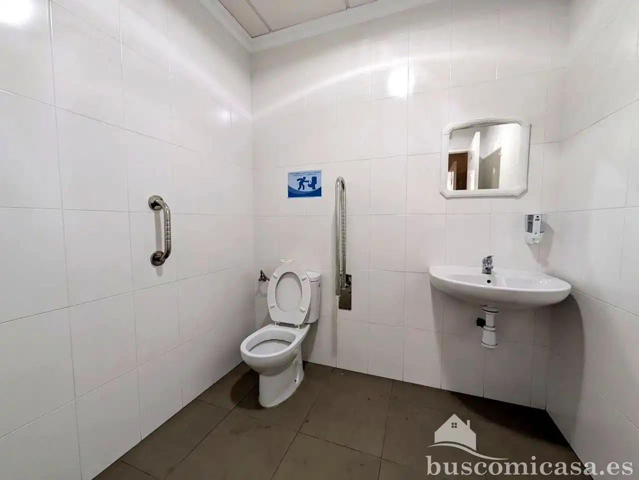Bathroom of Industrial buildings for rent in Linares