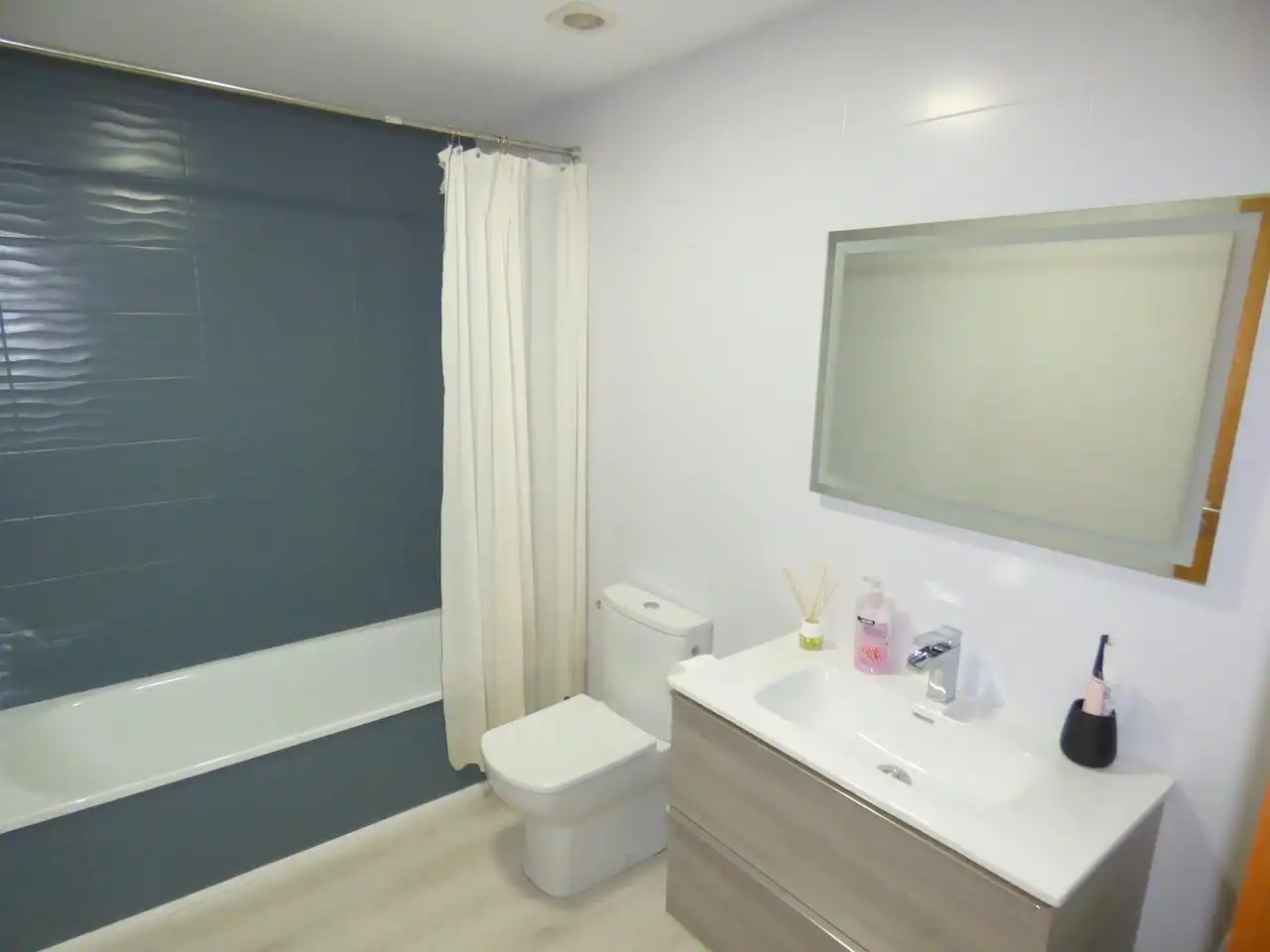 Bathroom of Flat for sale in Malgrat de Mar  with Air Conditioner, Heating and Parquet flooring