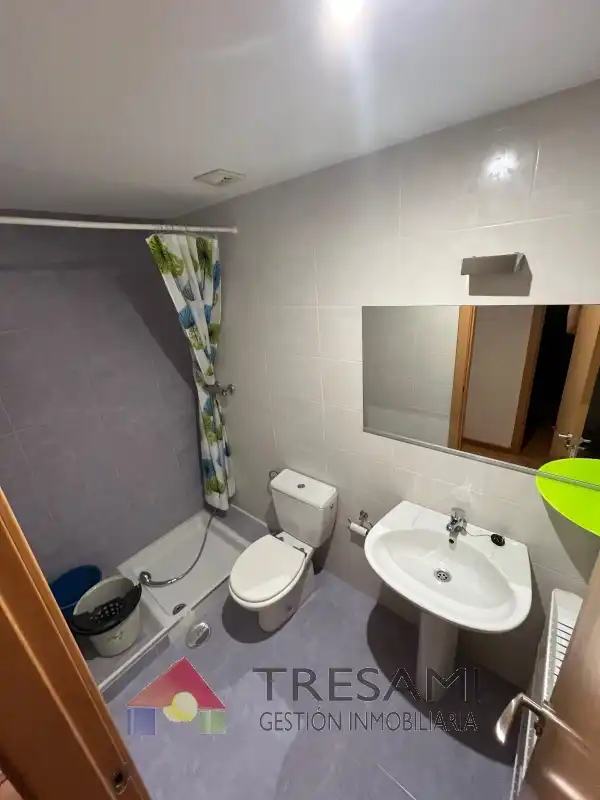 Bathroom of Flat for sale in Villaviciosa  with Heating, Storage room and Furnished
