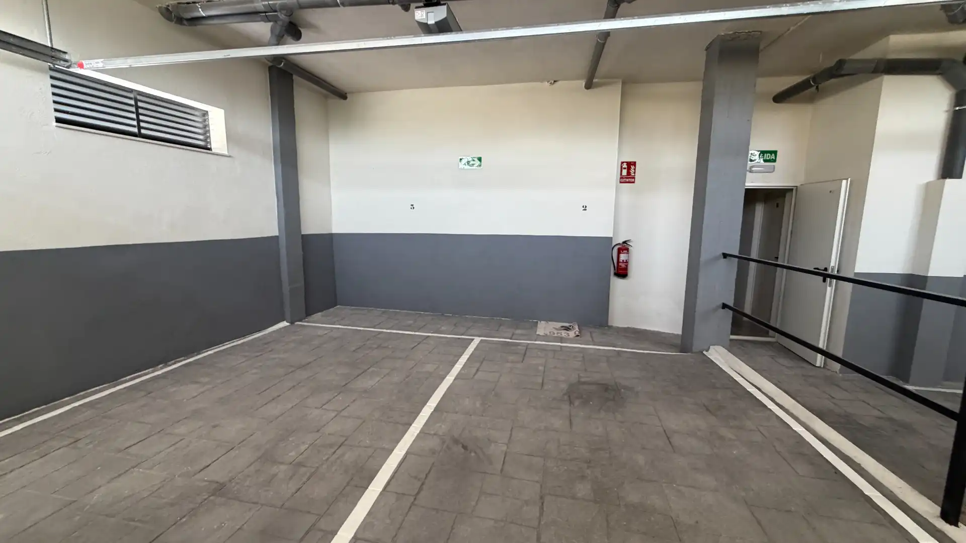 Aparcament de Pis en venda en Úbeda amb Aire condicionat, Calefacció i Balcó