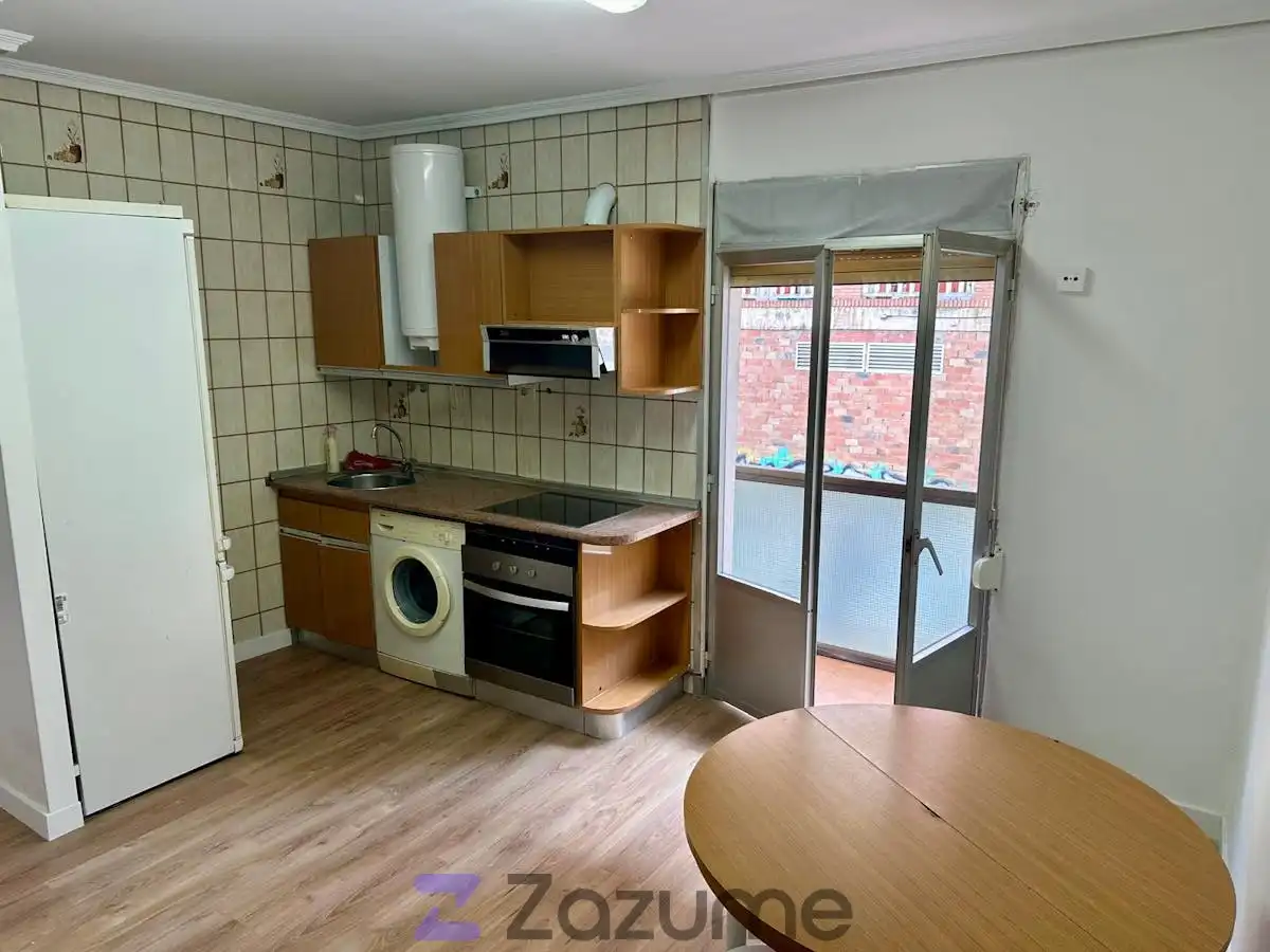 Flat for rent in C. Grupo Renfe, Centro