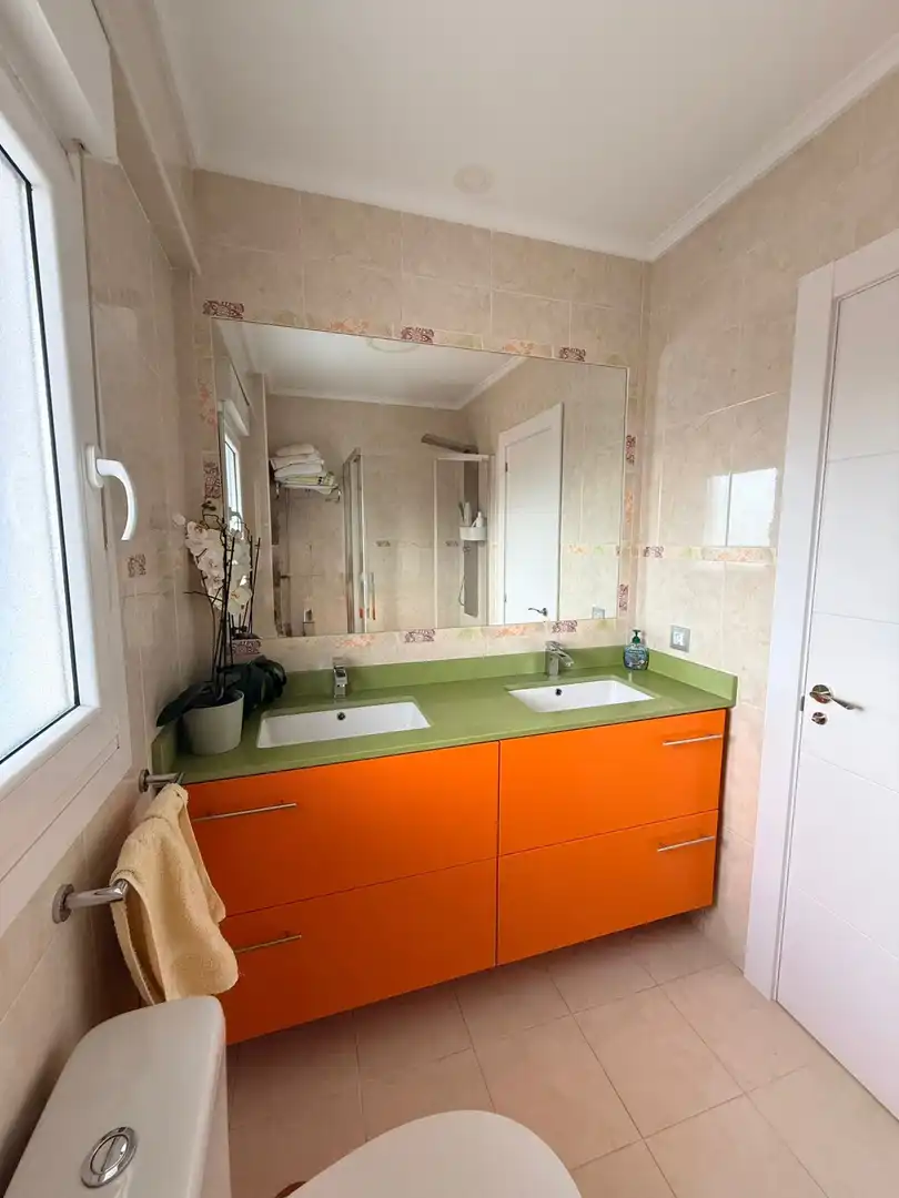 Badezimmer von Einfamilien-Reihenhaus zum Verkauf in Camargo mit Heizung und Terrasse
