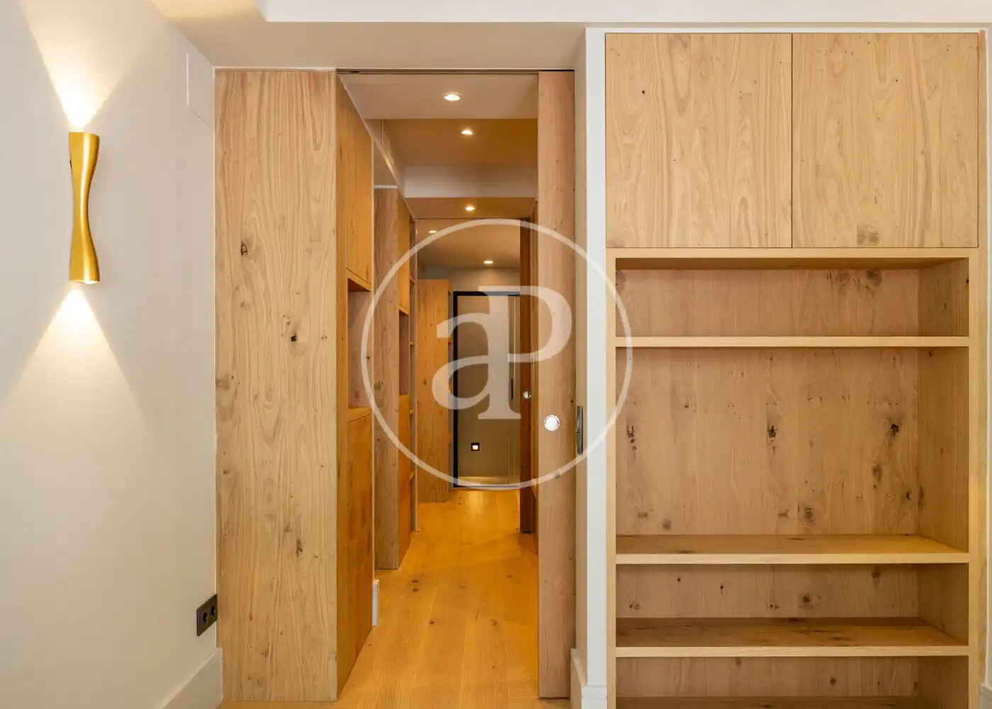 Wohnung zum Verkauf in Barcelona mit Klimaanlage und Heizung