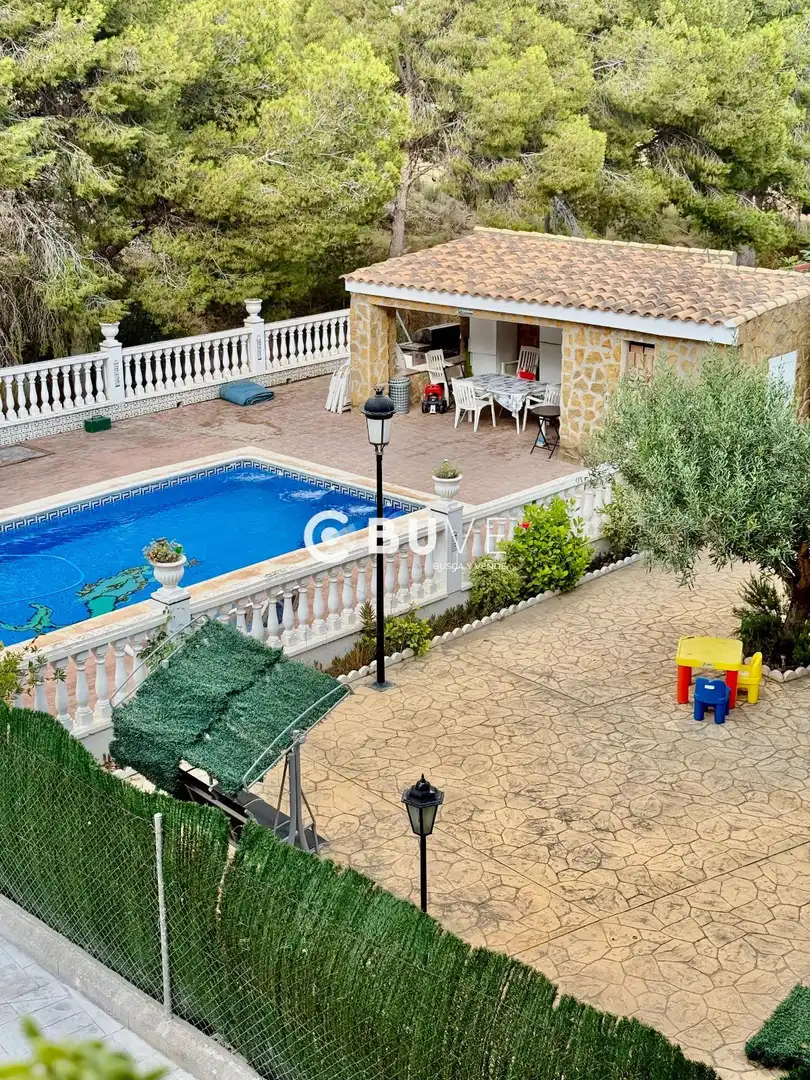 Jardí de Casa o xalet en venda en Crevillent amb Aire condicionat, Terrassa i Piscina