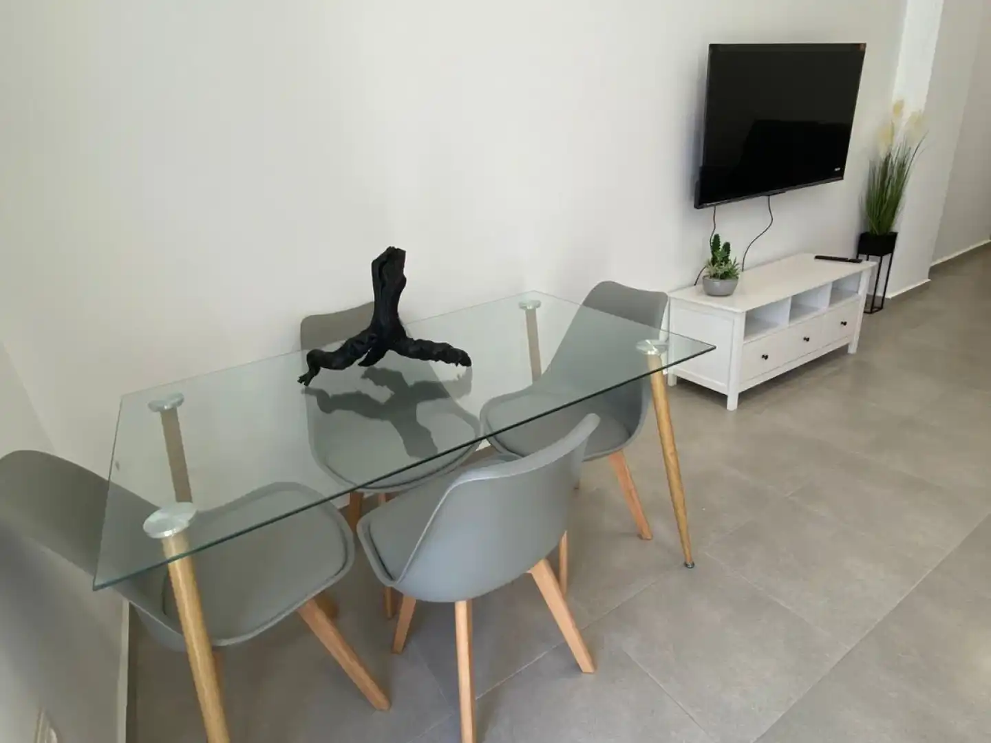 Menjador de Estudi de lloguer en Elche / Elx amb Moblat, Forn i Rentadora