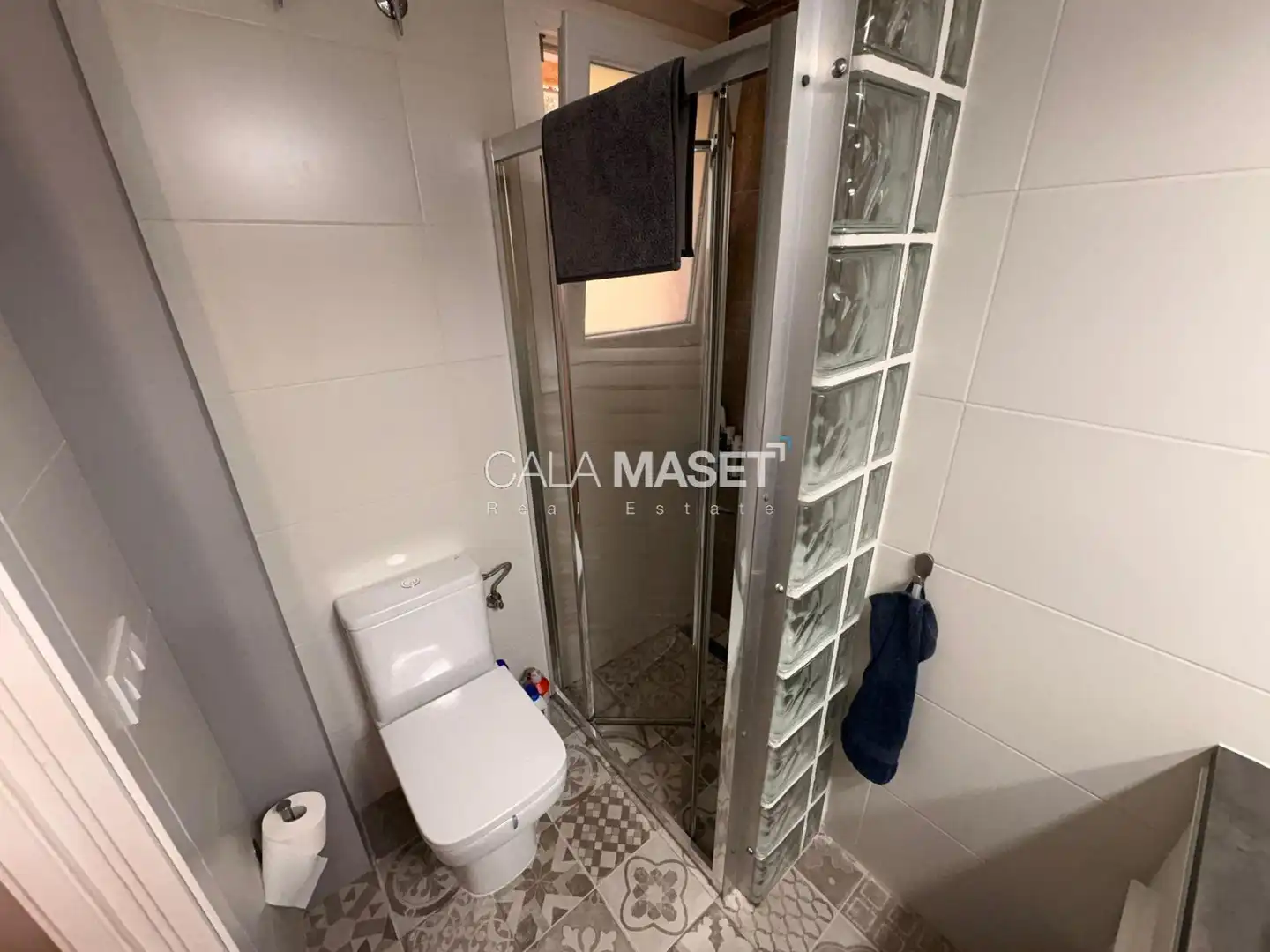 Baño de Apartamento en venta en Castell d'Aro, Platja d'Aro i s'Agaró con Calefacción y Balcón