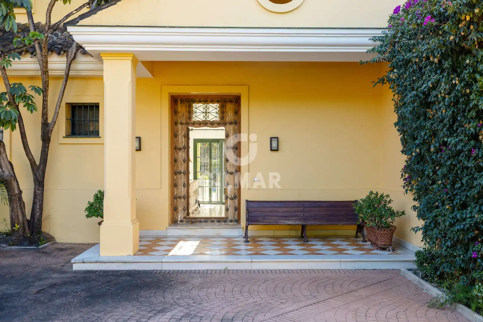 Vista exterior de Casa o chalet en venta en Estepona con Calefacción, Jardín privado y Piscina