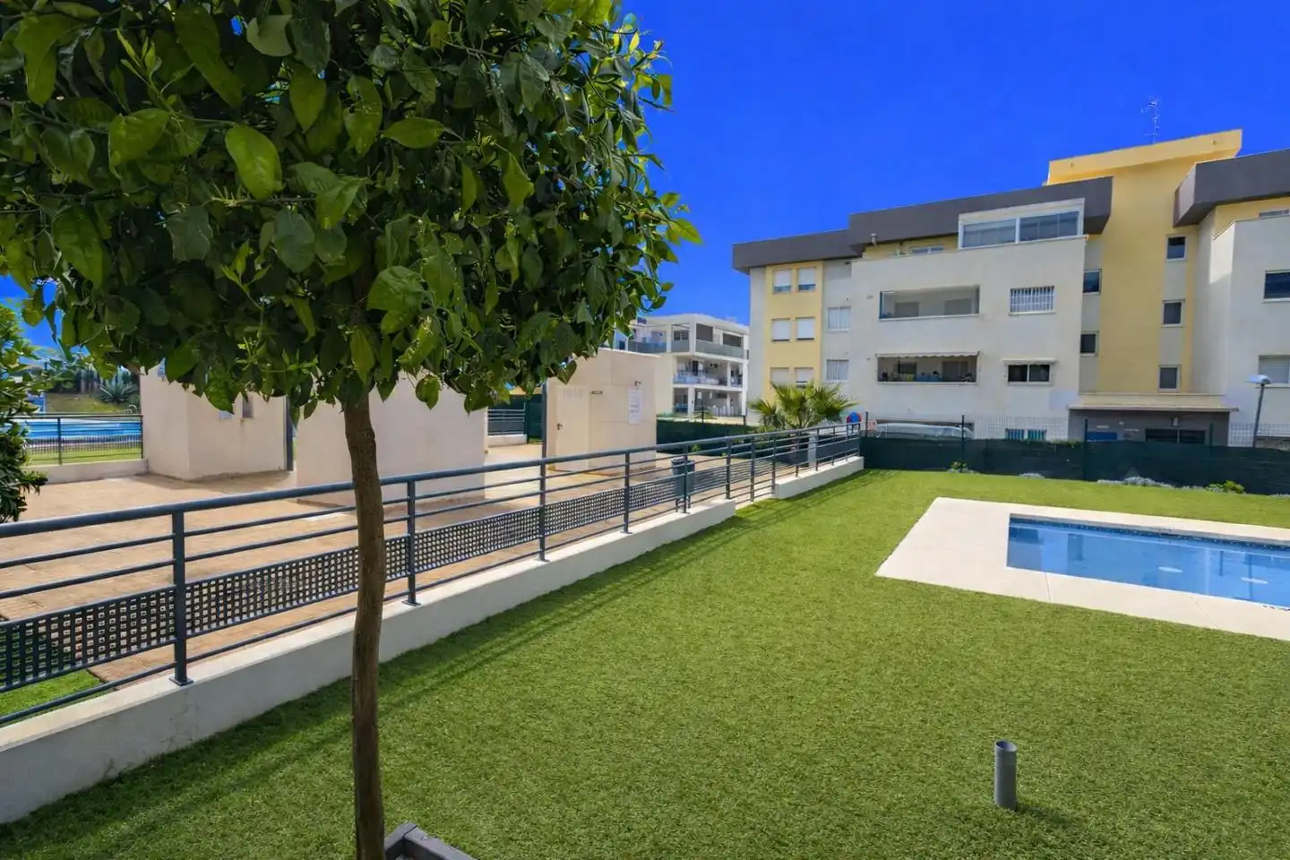 Außenansicht von Erdgeschoss zum Verkauf in Málaga mit Klimaanlage, Privatgarten und Parkett