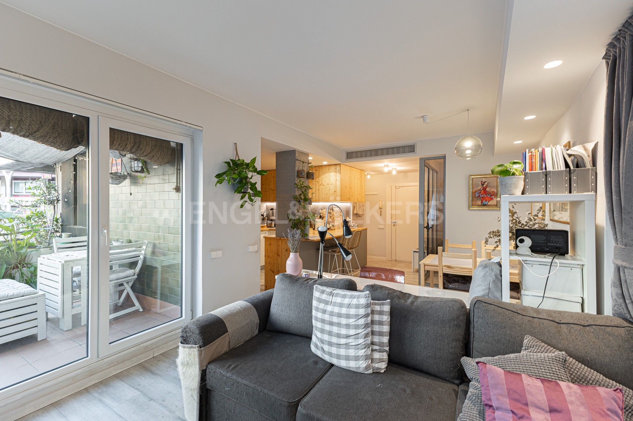 Living room of Apartment for sale in  Barcelona Capital  with Air Conditioner, Heating and Parquet flooring