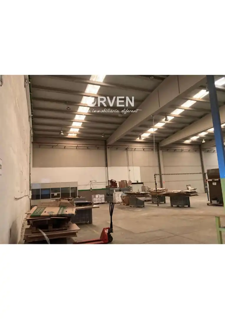 Nave industrielle avec ascenseur à vendre à Poniol, imagen 7