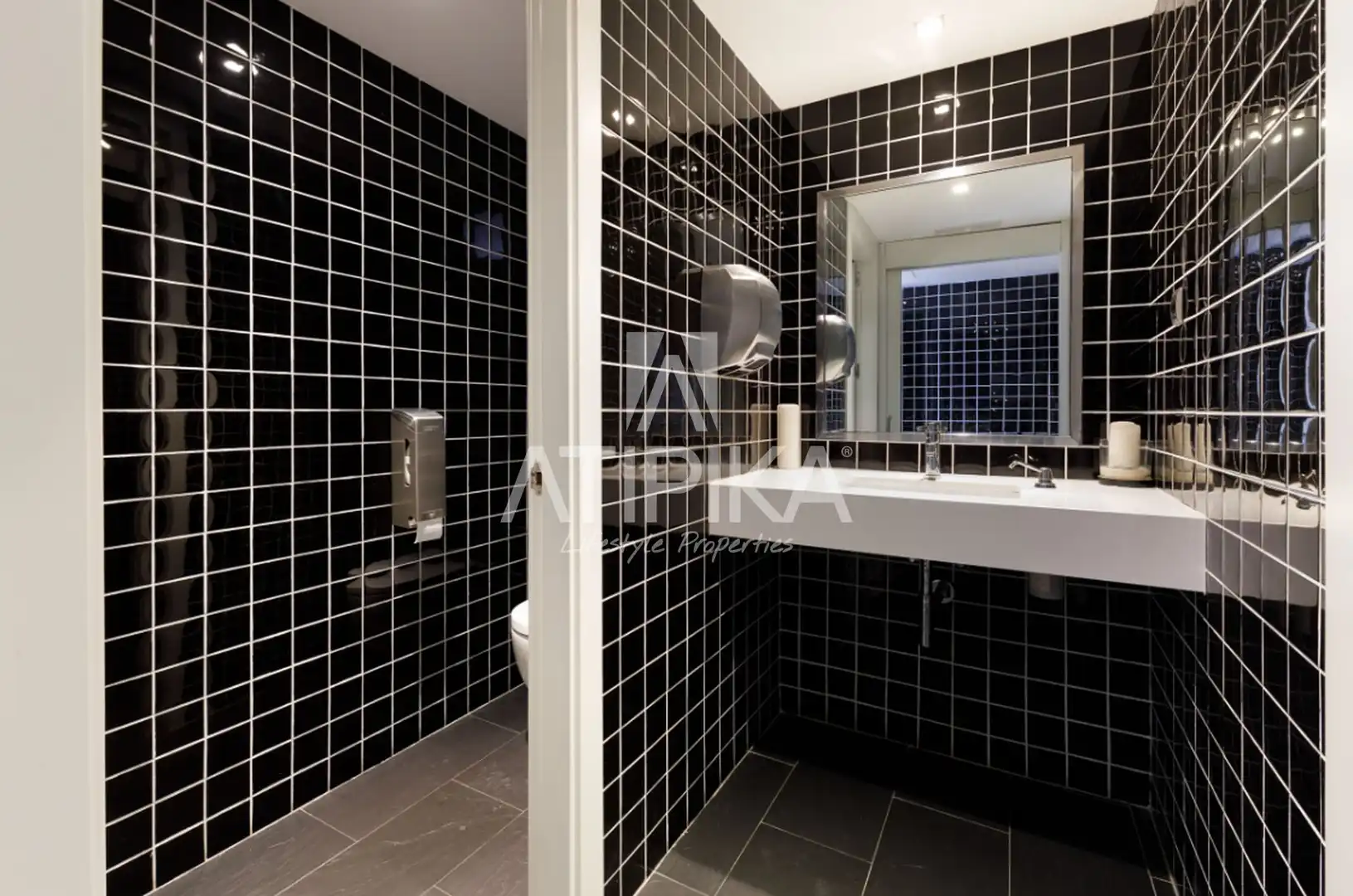 Bathroom of Office for rent in Eixample