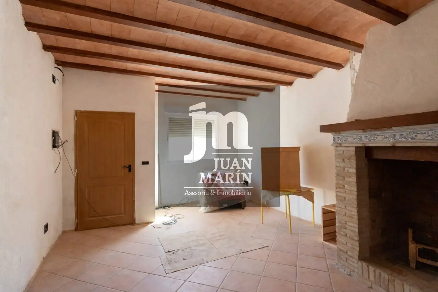 Sala d'estar de Casa o xalet en venda en Peñas de San Pedro amb Traster