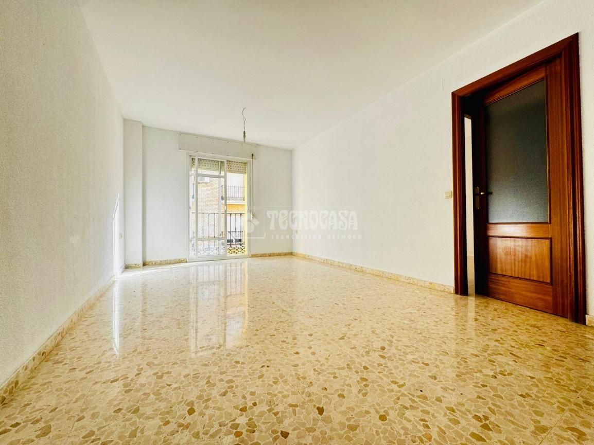 Exterior view of Flat for sale in Puente Genil  with Balcony