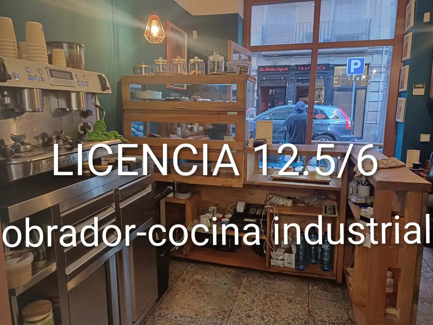 Business premises for transfer in Sants - Montjuïc, imagen 6