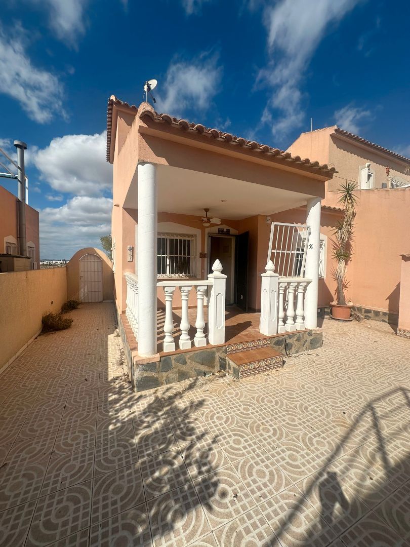 Exterior view of Single-family semi-detached for sale in Rojales  with Private garden, Terrace and Balcony