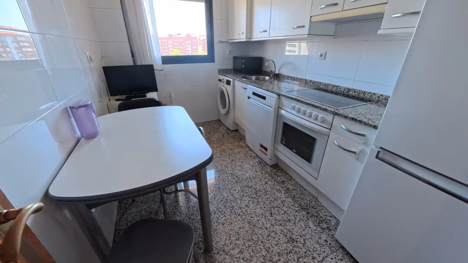 Cuina de Pis en venda en  Logroño amb Calefacció, Parquet i Traster
