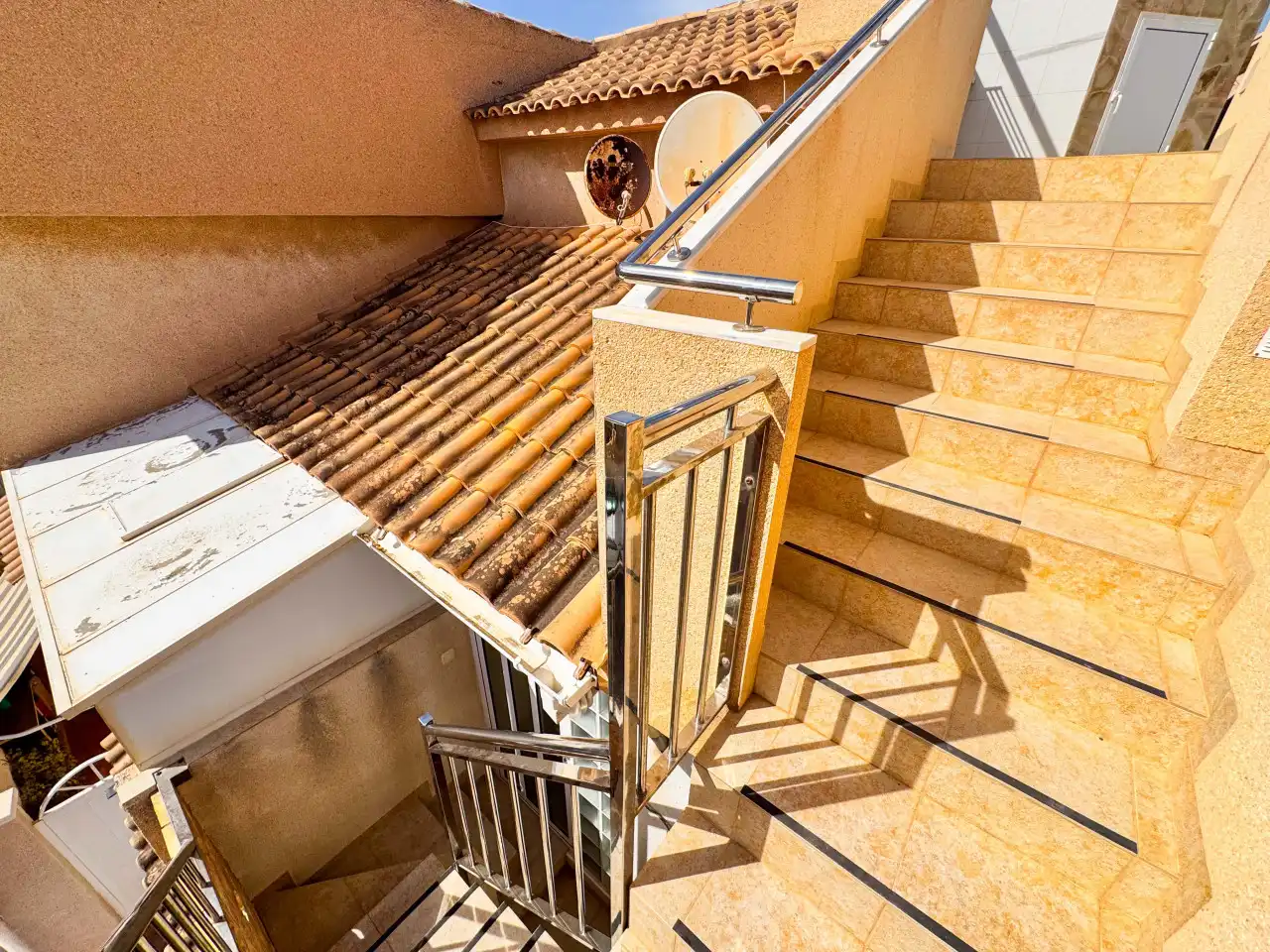 Terrassa de Casa adosada en venda en Torrevieja amb Aire condicionat, Calefacció i Jardí privat
