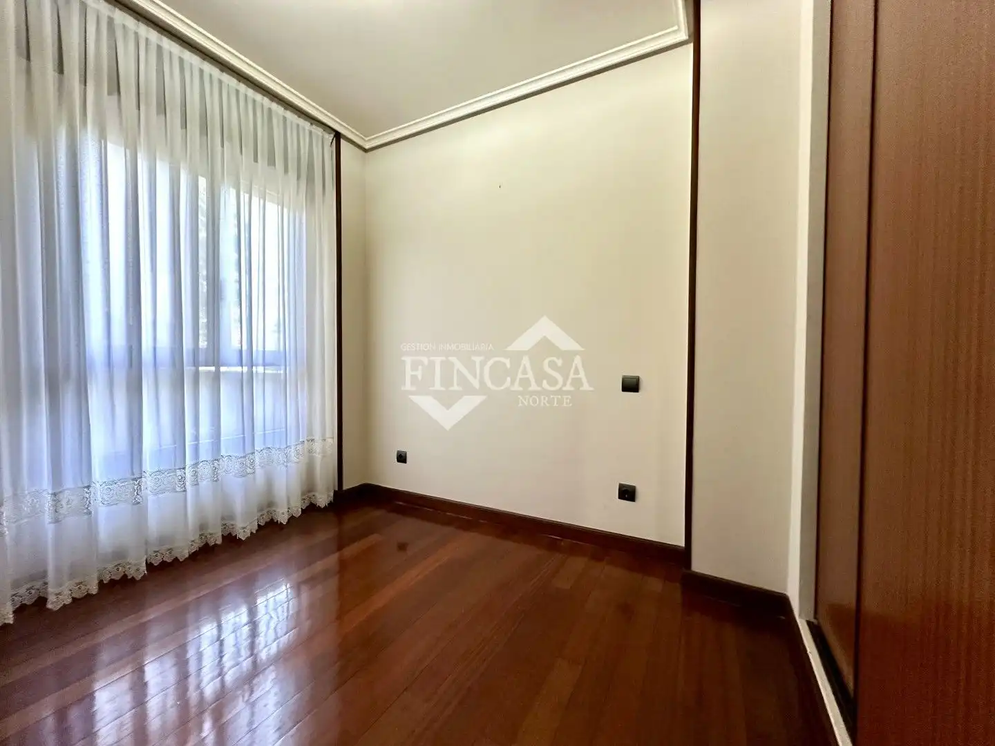 Habitación de Piso en venta en Colindres con Calefacción, Parquet y Terraza