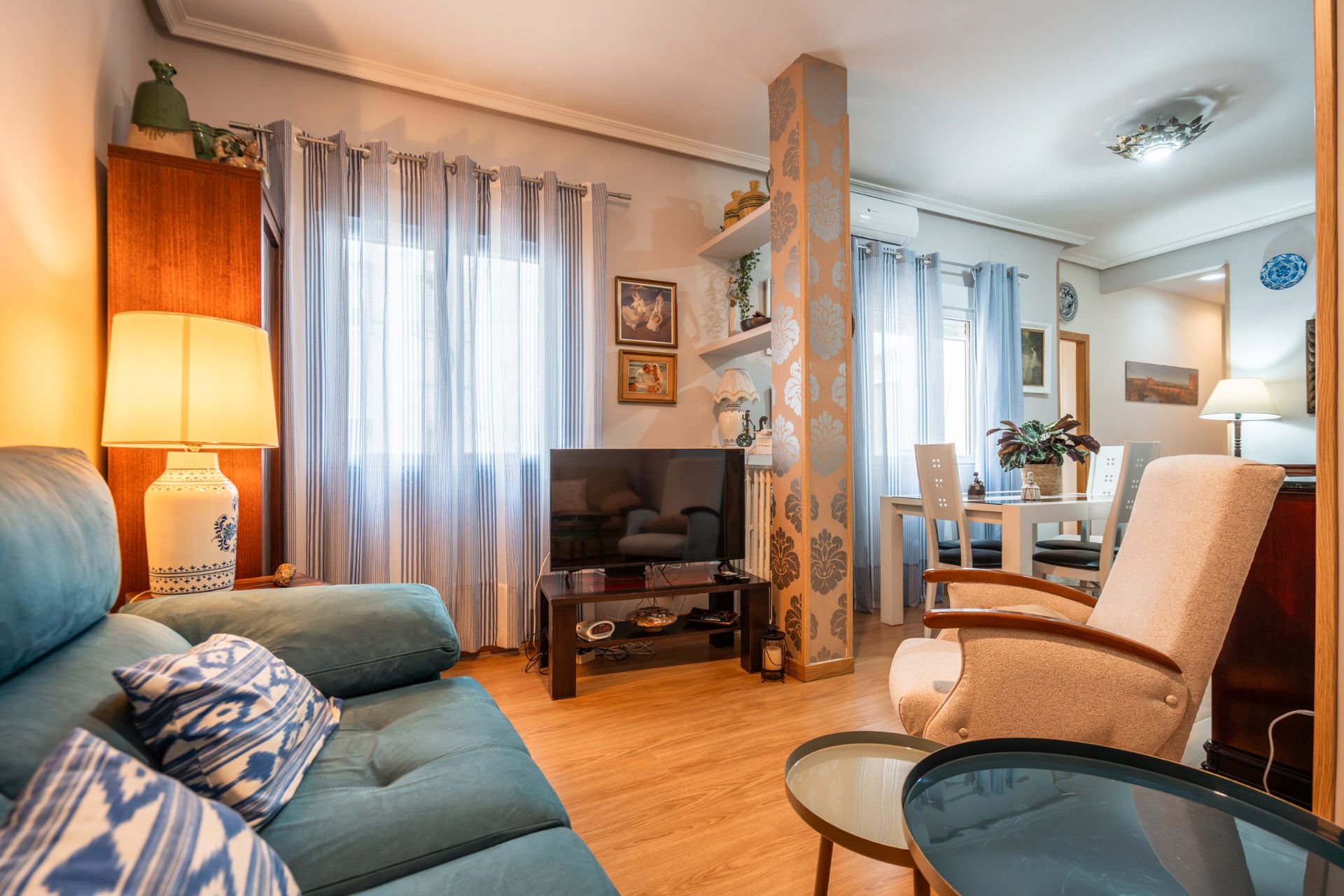 Sala d'estar de Pis en venda en  Madrid Capital amb Aire condicionat i Calefacció