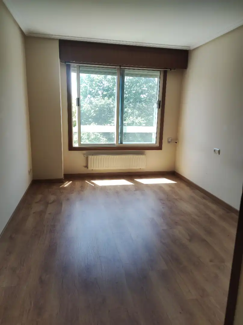 Habitación de Piso de alquiler en A Coruña Capital  con Calefacción, Parquet y Trastero