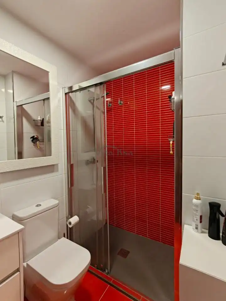 Bathroom of Flat for rent in Ourense Capital   with Heating, Parquet flooring and Furnished