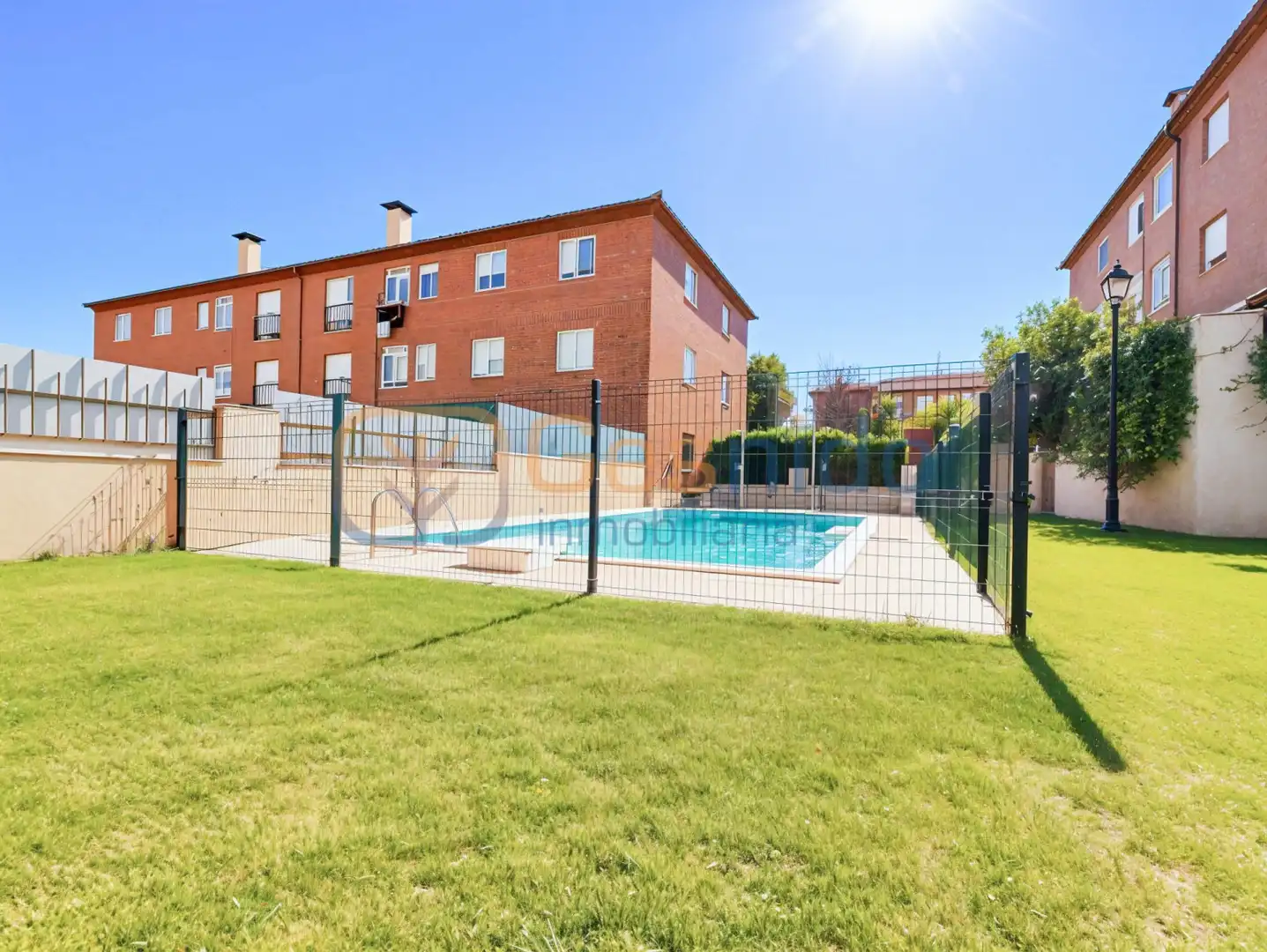 Piscina de Piso en venta en Palazuelos de Eresma con Calefacción, Jardín privado y Parquet