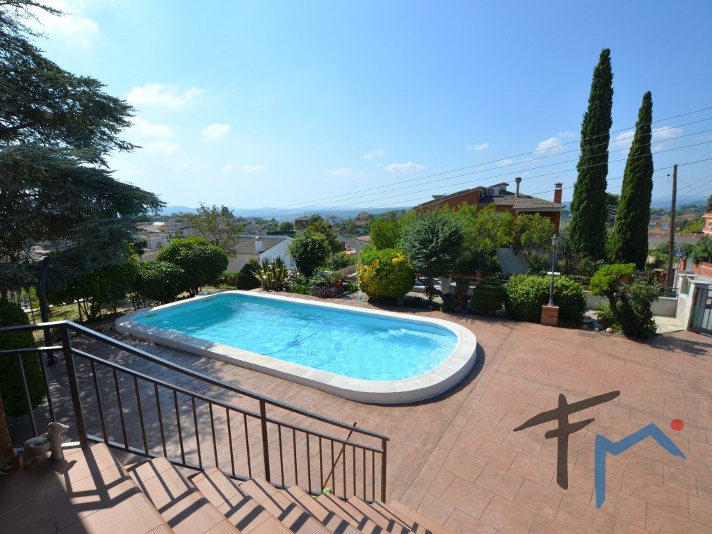 Swimming pool of House or chalet for sale in Sant Llorenç d'Hortons