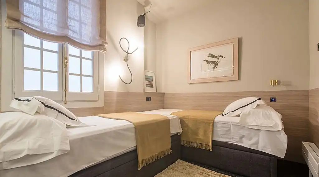 Flat for rent in Avenida de la Paz, 35, Reyes Católicos