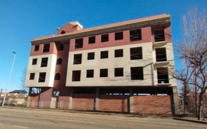 Exterior view of Building for sale in Benavides