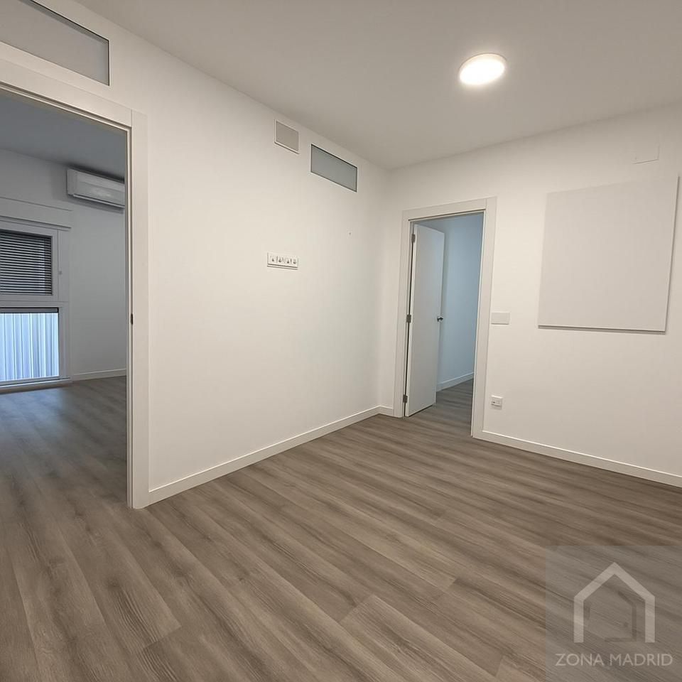 Planta baja for sale in  Madrid Capital  with Air Conditioner