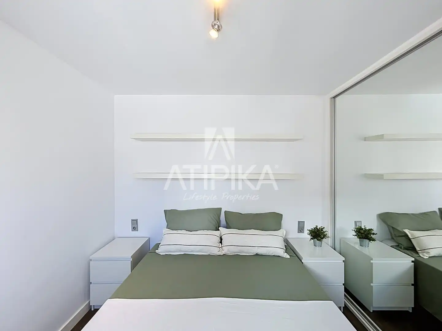 Schlafzimmer von Dachboden zur Miete in Barcelona mit Klimaanlage, Heizung und Terrasse