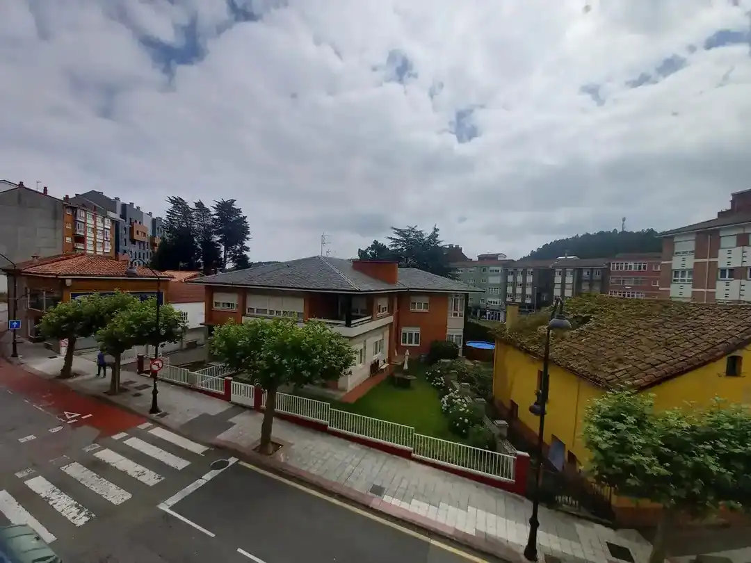 Vista exterior de Pis en venda en Castrillón amb Calefacció, Terrassa i Traster