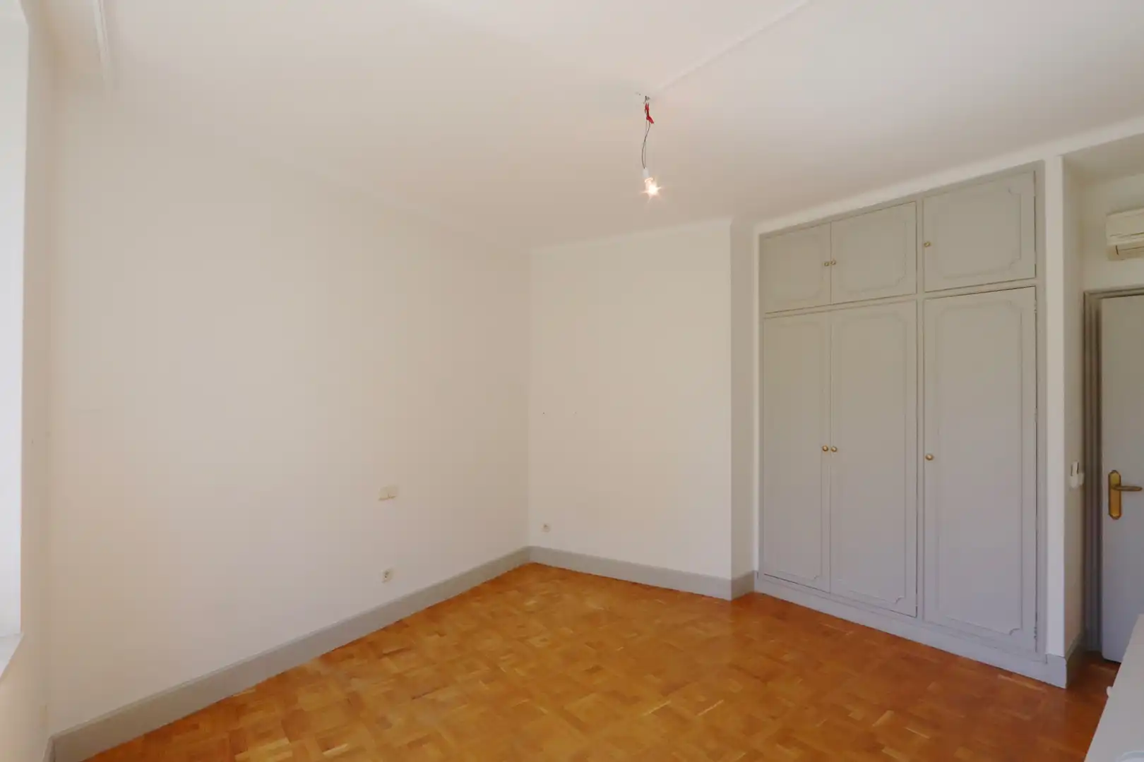 Bedroom of Flat for rent in Madrid  with Air Conditioner, Heating and Parquet flooring