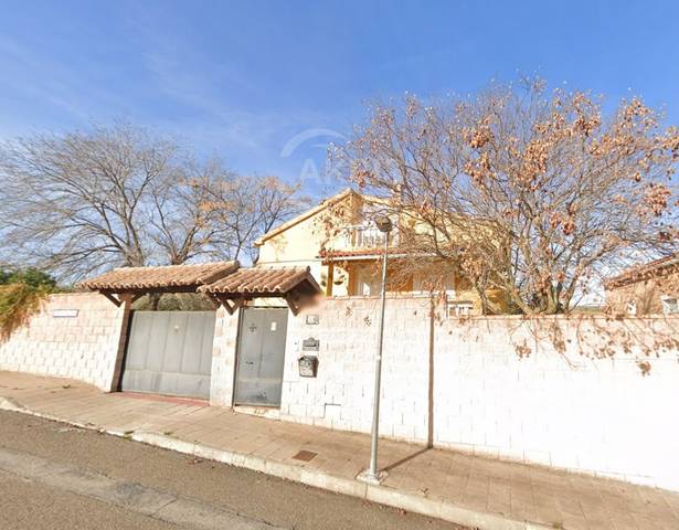 Casa-chalet en Venta en Acuario en Cobisa
